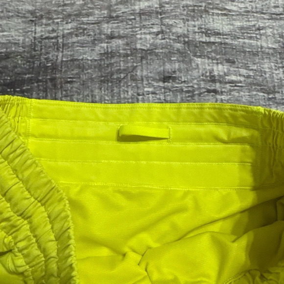 Lululemon Hotty Hot Shorts - Picture 4 of 6